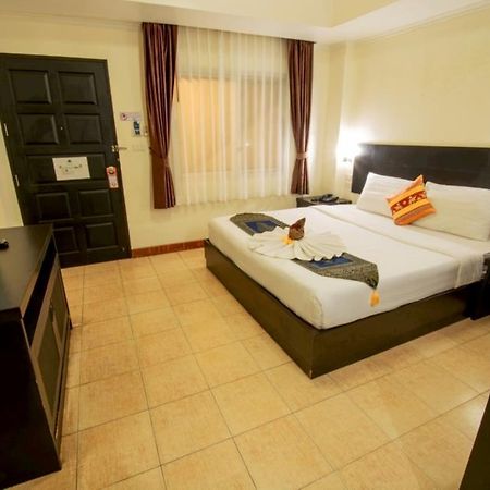 Boss Suites Pattaya Extérieur photo