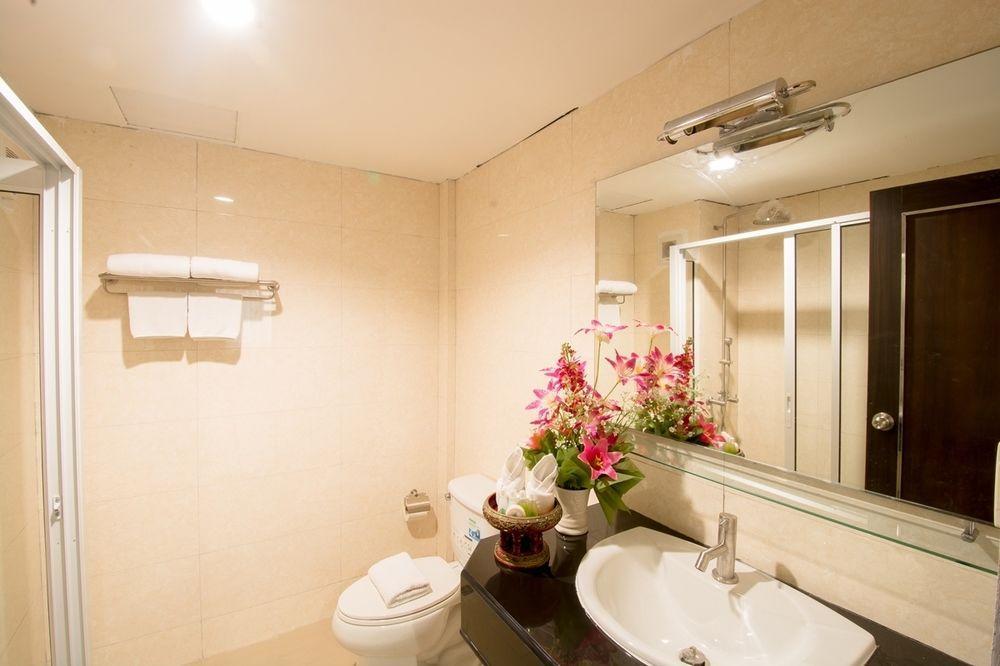 Boss Suites Pattaya Extérieur photo