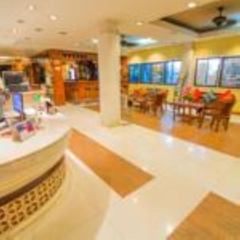 Boss Suites Pattaya Extérieur photo