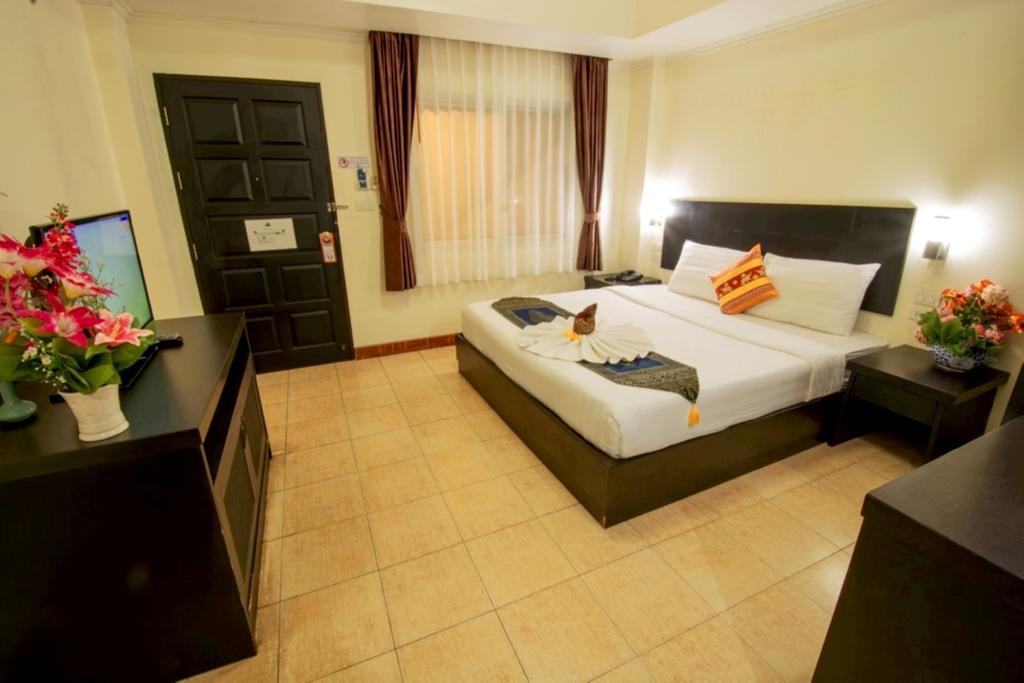 Boss Suites Pattaya Extérieur photo
