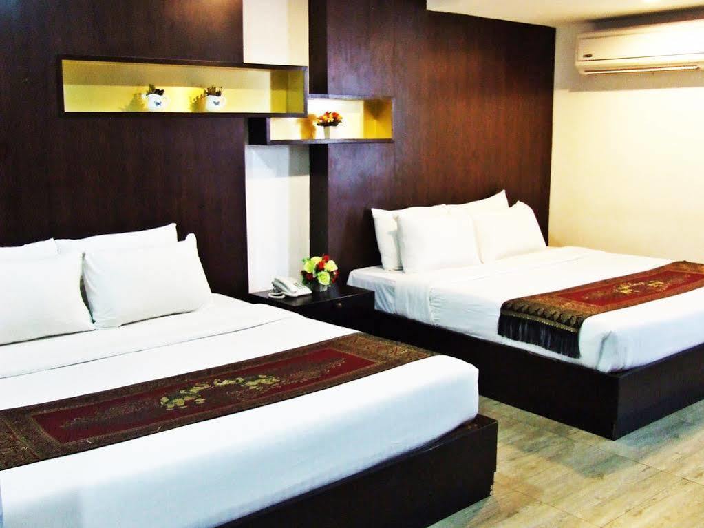 Boss Suites Pattaya Extérieur photo