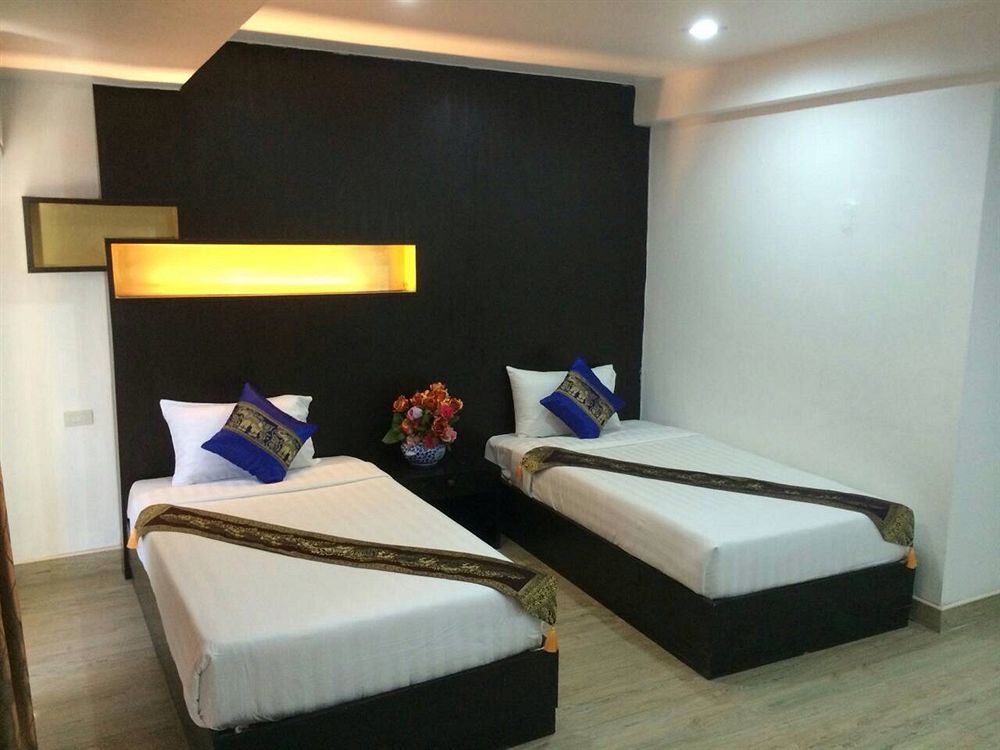 Boss Suites Pattaya Extérieur photo
