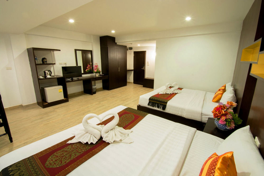 Boss Suites Pattaya Extérieur photo